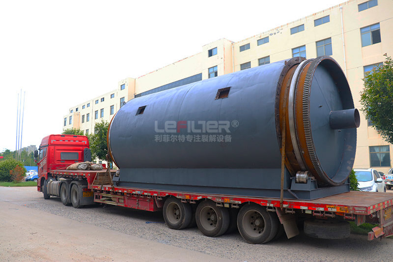 利菲爾特油泥裂解煉油設備裝車發貨